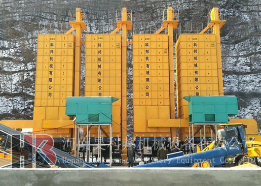 遼寧本溪一拖四玉米烘干機(jī)